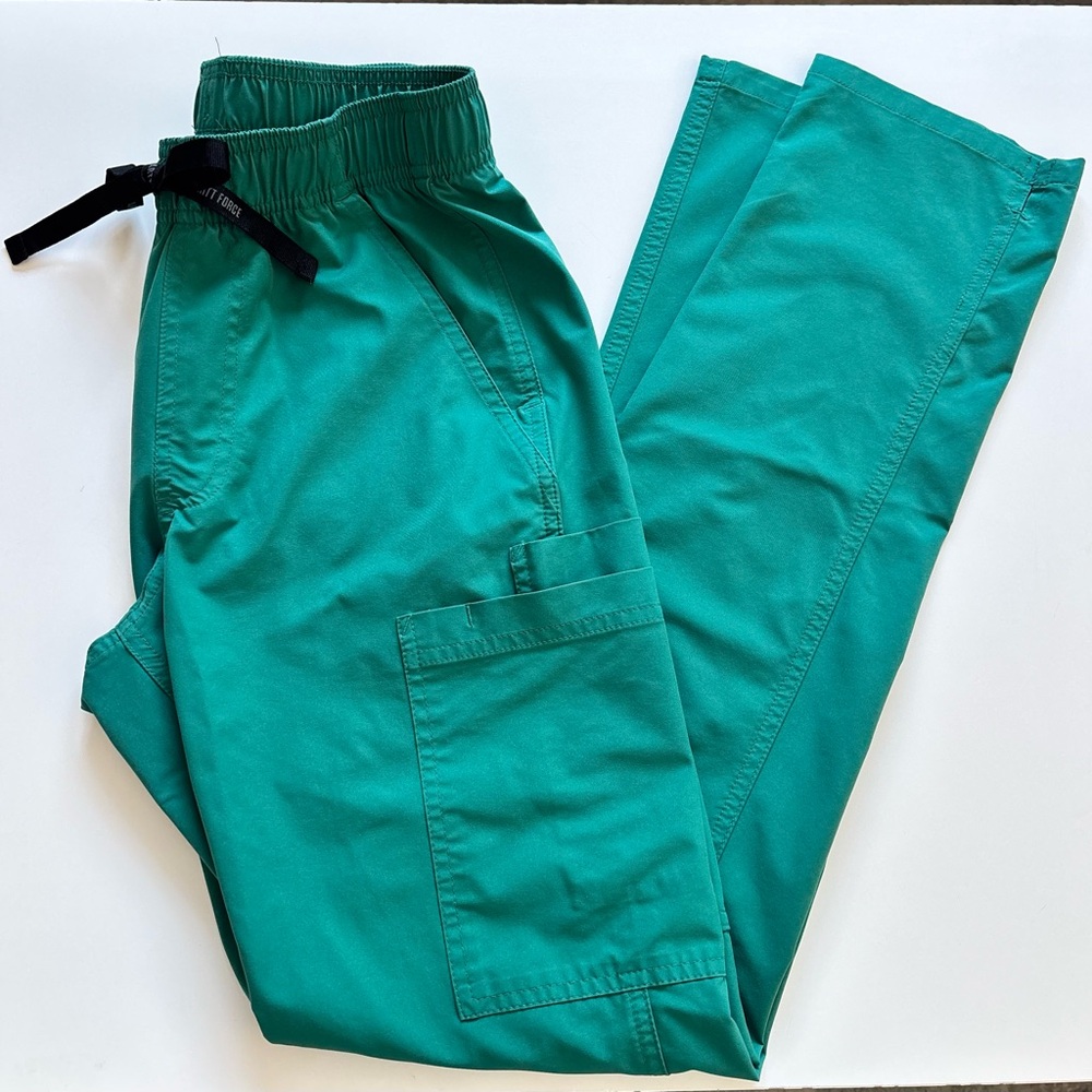 Women’s Carhartt Green scrubs